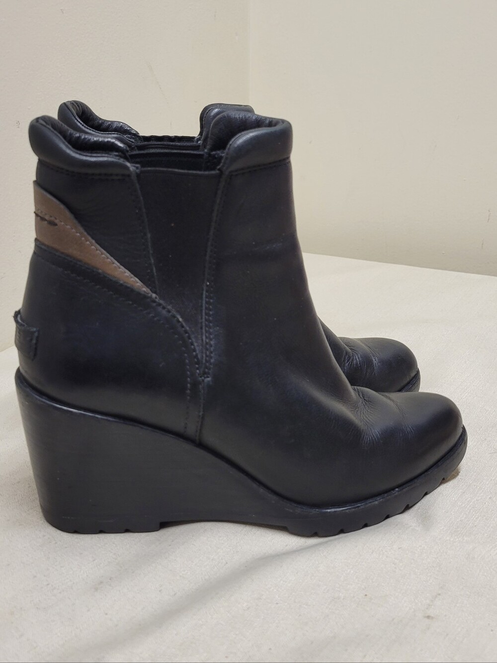 SOREL After Hours Chelsea Wedge Ankle Boots Black Leather Size 9 - Picture 2 of 11